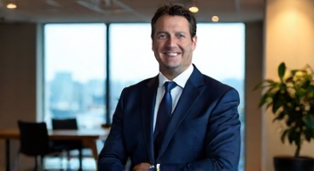 Ich bin Dr. Thomas Buer, Geschäftsführer bei Endress+Hauser (2/10)